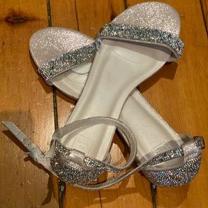 NWT never worn wedding flats / bridal shoes / comfortable and chic formal shoes
